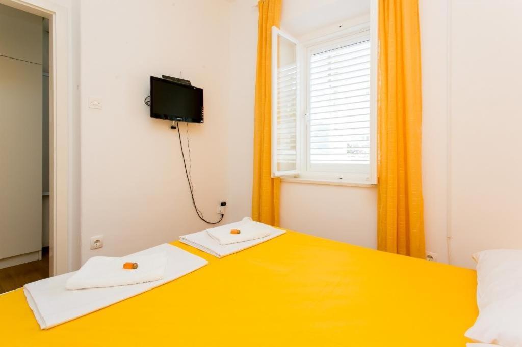 Yellow Room Guesthouse Дубровник Экстерьер фото